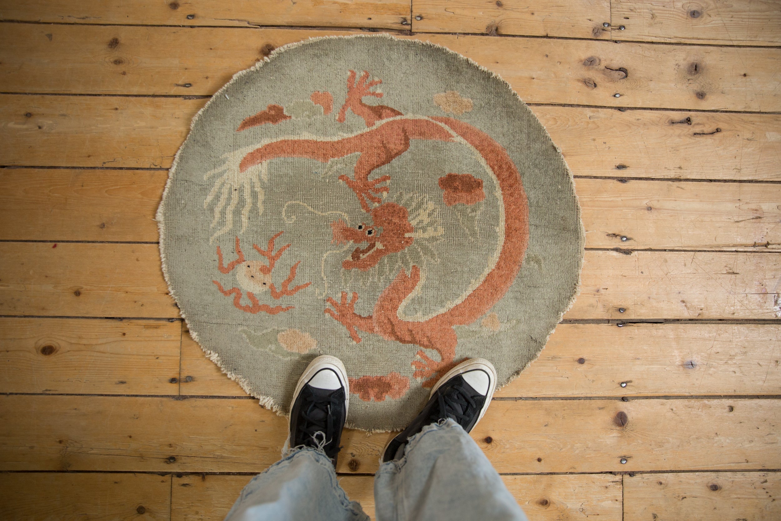 Antique Chinese Art Deco Round Rug Mat — 1920s | 2'5" × 2'7"